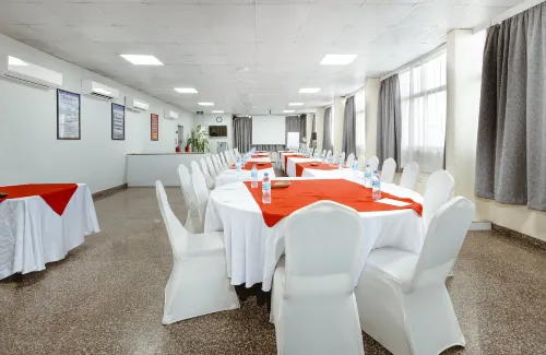 Holiday Inn Dar ES Salaam City Centre Espaces Affaires Photos