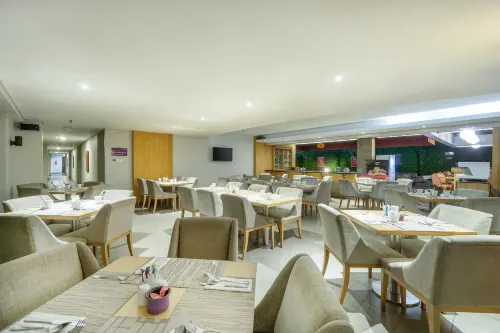 Quest Hotel Kuta Bali  by Aston Fasilitas Bisnis Photos