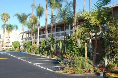 Best Western Plus Carriage Inn Exterior Photos
