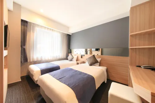 Quintessa Hotel Osaka Shinsaibashi Comic&Books Kamar Photos