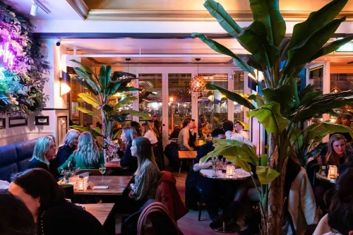 Hotel Pauw Dining Photos