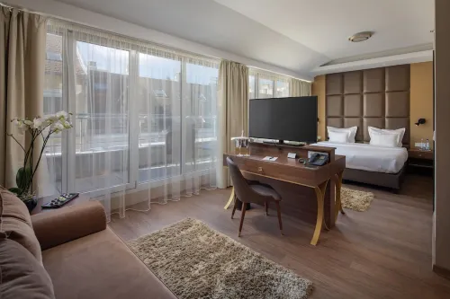 Continental Hotel Budapest Rooms Photos