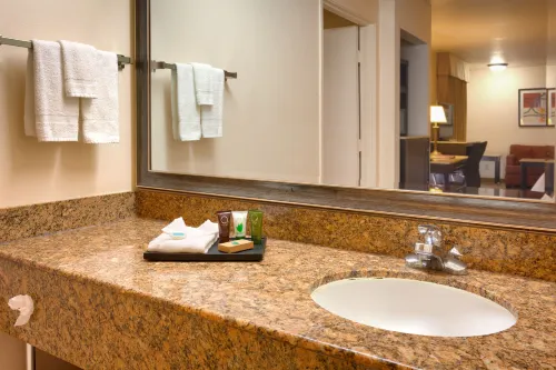 Cortona Inn and Suites Anaheim Resort Camere Photos