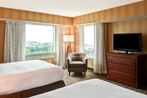 DoubleTree Fallsview Resort & Spa by Hilton - Niagara Falls Rooms Photos