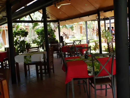 Wailoaloa Beach Resort Fiji Dining Photos