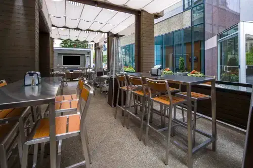 DoubleTree by Hilton Hotel Nashville Downtown Restauration Photos
