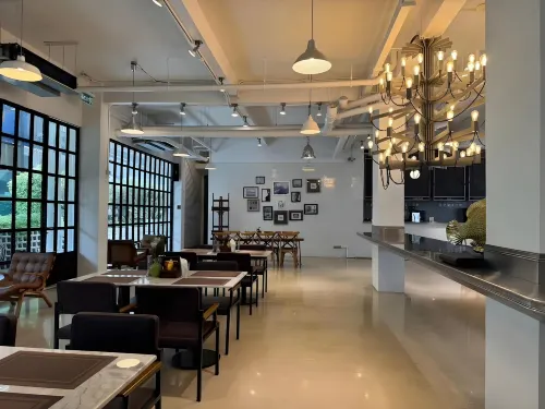 Beat Hotel Bangkok Restauration Photos