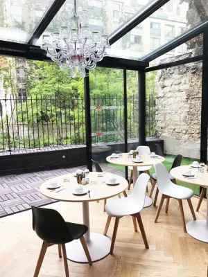 Le Glam's Hotel Restauration Photos