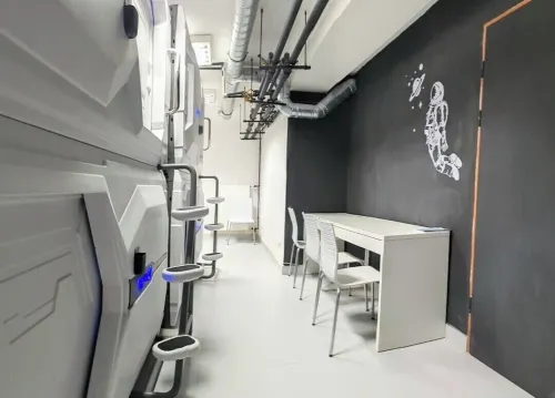 Capsule hostel Floor -1 Self Check in Chambres Photos