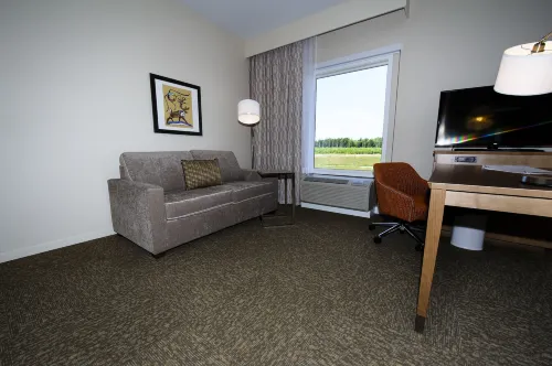 Hampton Inn & Suites by Hilton Truro Rooms Photos