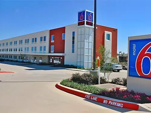 Motel 6 Roanoke, TX - Northlake - Speedway Zimmer Photos