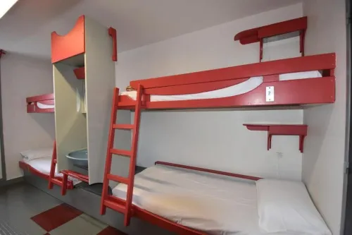 Auberge de Jeunesse HI Paris le d'Artagnan Rooms Photos
