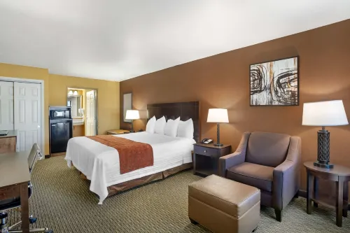 Best Western Exeter Inn  Suites Rooms Photos