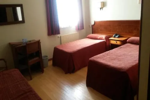 B&B HOTEL Gijón Centro Begoña Værelser Photos