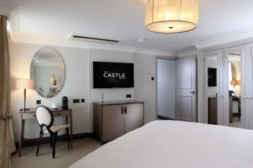 Castle Hotel Windsor Photos