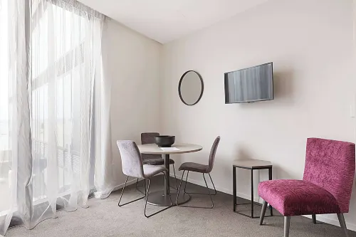 Ramada Suites by Wyndham, Victoria Street West Rooms Photos
