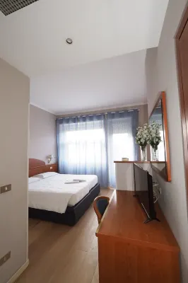Hotel Laura Rooms Photos