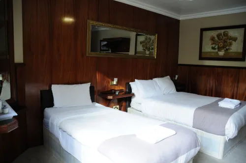 Cricklewood Lodge Hotel Rooms Photos