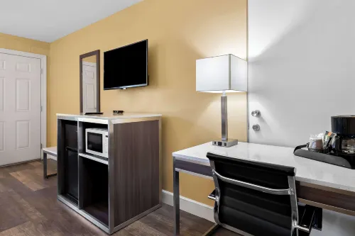 Americas Best Value Inn and Suites Flagstaff Rooms Photos