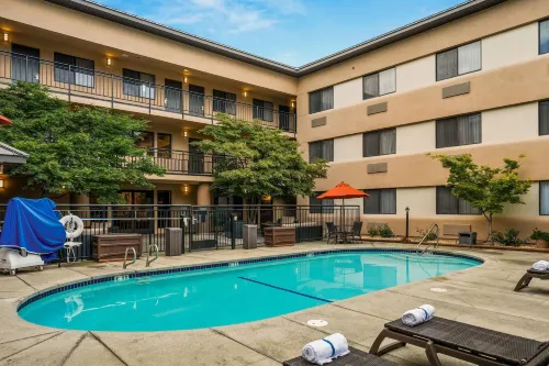 Oxford Suites Redding Leisure & Recreation Photos