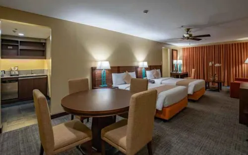 The Forest Lodge at Camp John Hay Zimmer Photos