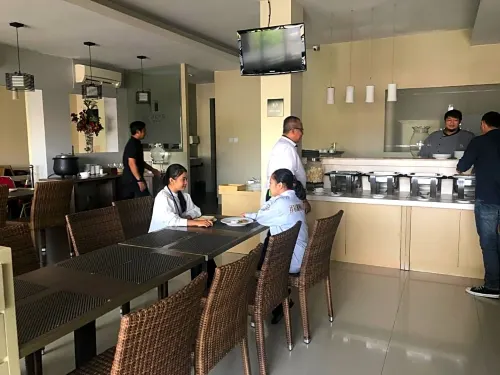 Harlys Residence Makanan Photos