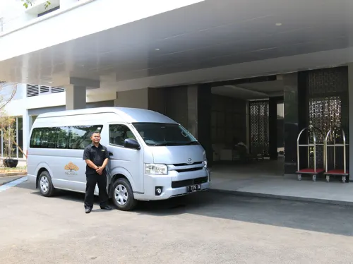 Delonix Hotel Karawang Area Publik Photos