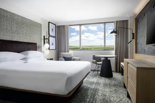 Sheraton DFW Airport Hotel Rooms Photos