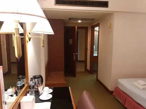 Songphanburi Hotel Zimmer Photos