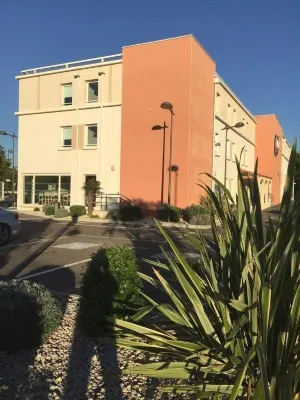 B&B HOTEL Marseille Aéroport Saint-Victoret Extérieur Photos