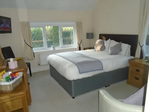 Trumbles Gatwick B&B Rooms Photos