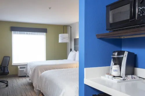 Holiday Inn Express & Suites Chester-Monroe-Goshen Photos