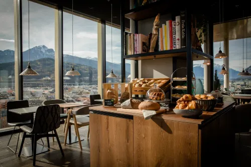 Motel One Innsbruck Ristorazione Photos