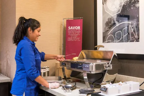 Hampton Inn & Suites by Hilton Phoenix Tempe Dining Photos