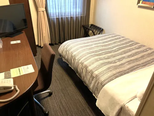 Hotel Route-Inn Tokuyama Ekimae Zimmer Photos