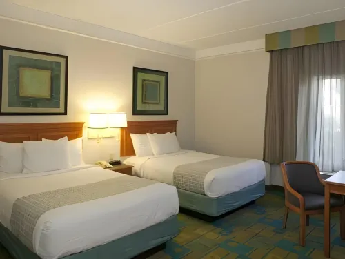 La Quinta Inn & Suites by Wyndham Charlotte Airport South Zimmer Photos