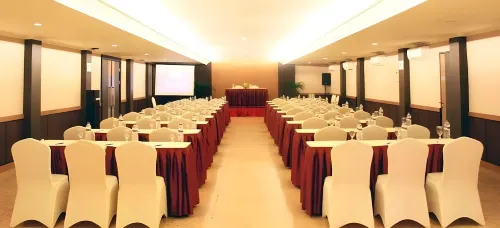 Dafam Hotel Cilacap Geschäftseinrichtungen Photos