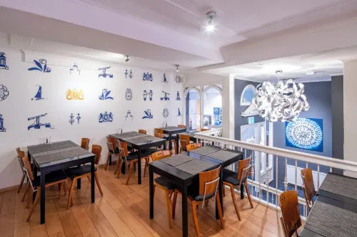 Hotel Nes Dining Photos