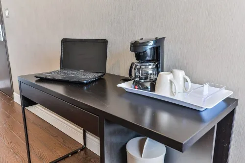 NU Hotel Toronto Airport Photos