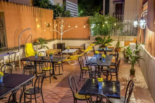 Free Hostels Roma Restauration Photos