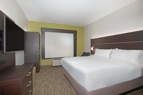Holiday Inn Express & Suites Longmont - Boulder Area Rum Photos