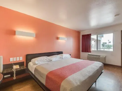 Motel 6 Brownsville, TX North Rooms Photos