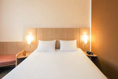 Ibis Lille Centre Gares Rooms Photos