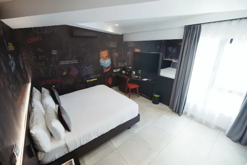 So City Hotel Photos