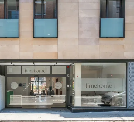 limehome Barcelona Carrer de Besalú 82 Extérieur Photos