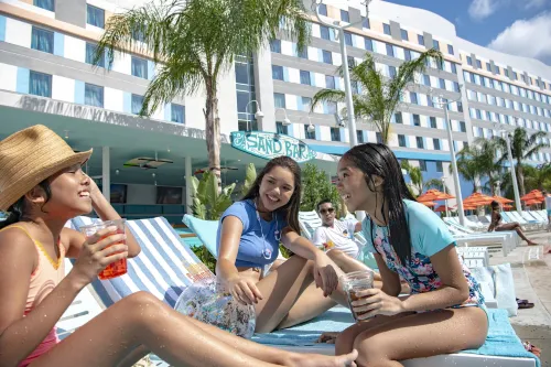 Universal’s Endless Summer Resort – Surfside Inn and Suites Public Areas Photos