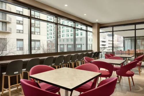 Home2 Suites by Hilton Chicago River North Dining Photos