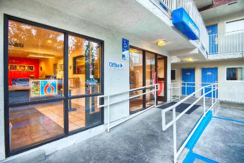 Motel 6 Mammoth Lakes, CA À proximité de l'hôtel Photos