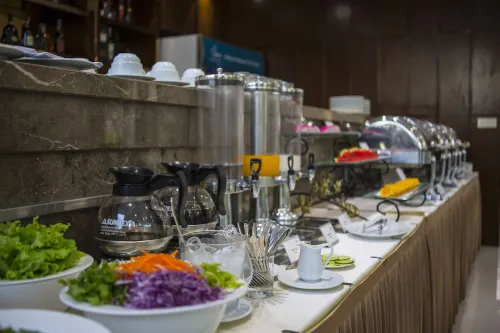 Brilliant Majestic Hotel Питание Photos