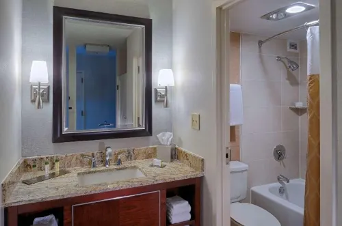 DoubleTree by Hilton Hotel Tulsa Downtown Rooms Photos